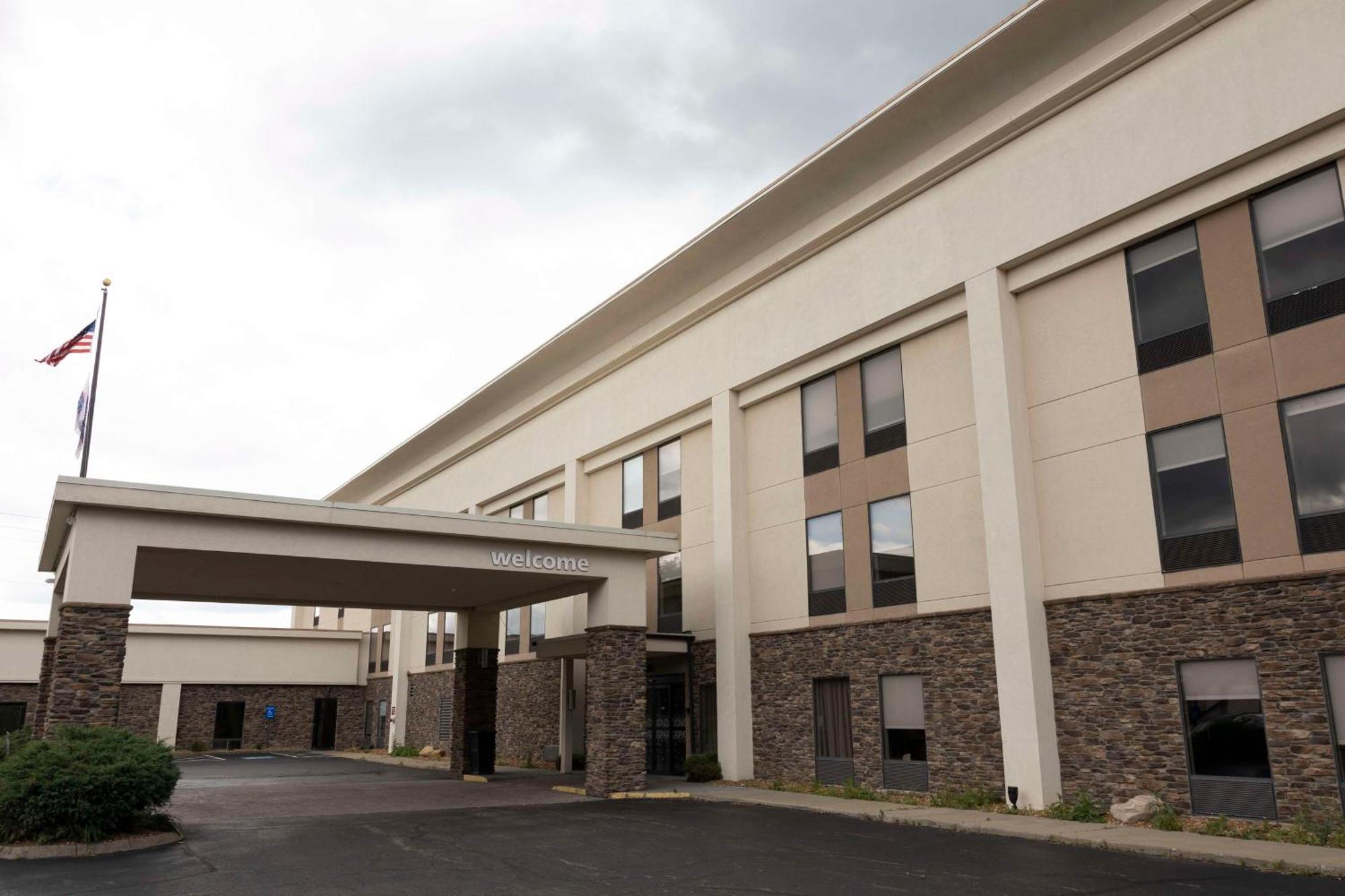 Hampton Inn Kent/Akron Area מראה חיצוני תמונה
